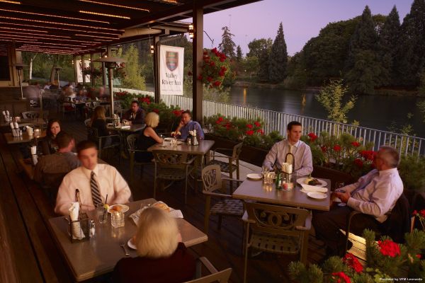 Valley River Inn (Eugene)